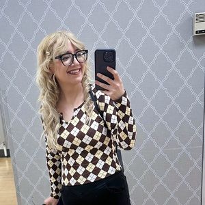 Meet your Posher, Lorie